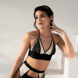 Model trägt hochwertiges Lingerie Set von der Mark Laviant Mië